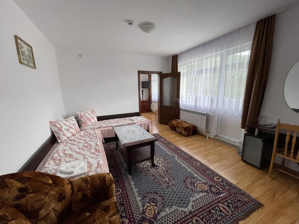 Family Hotel Panorama Sarnitsa Buitenkant foto