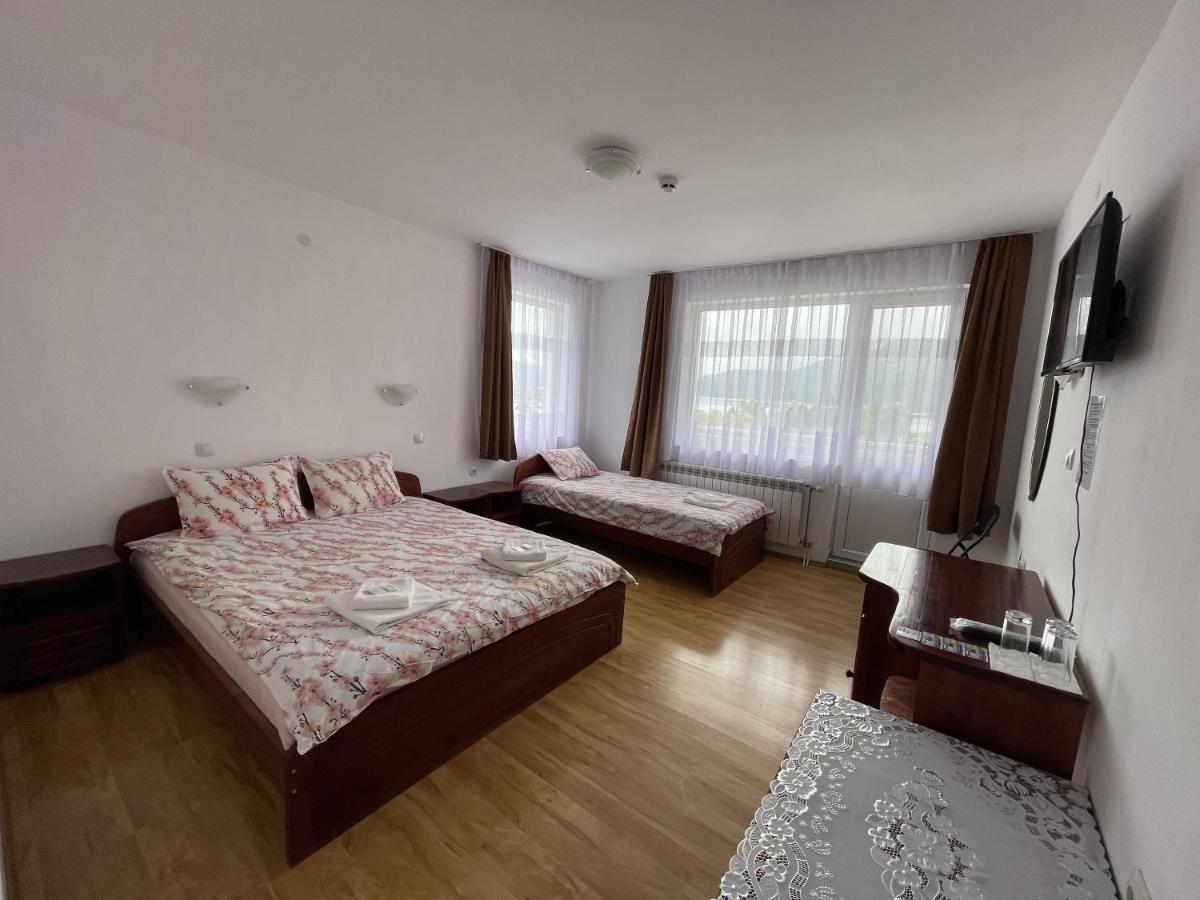 Family Hotel Panorama Sarnitsa Buitenkant foto