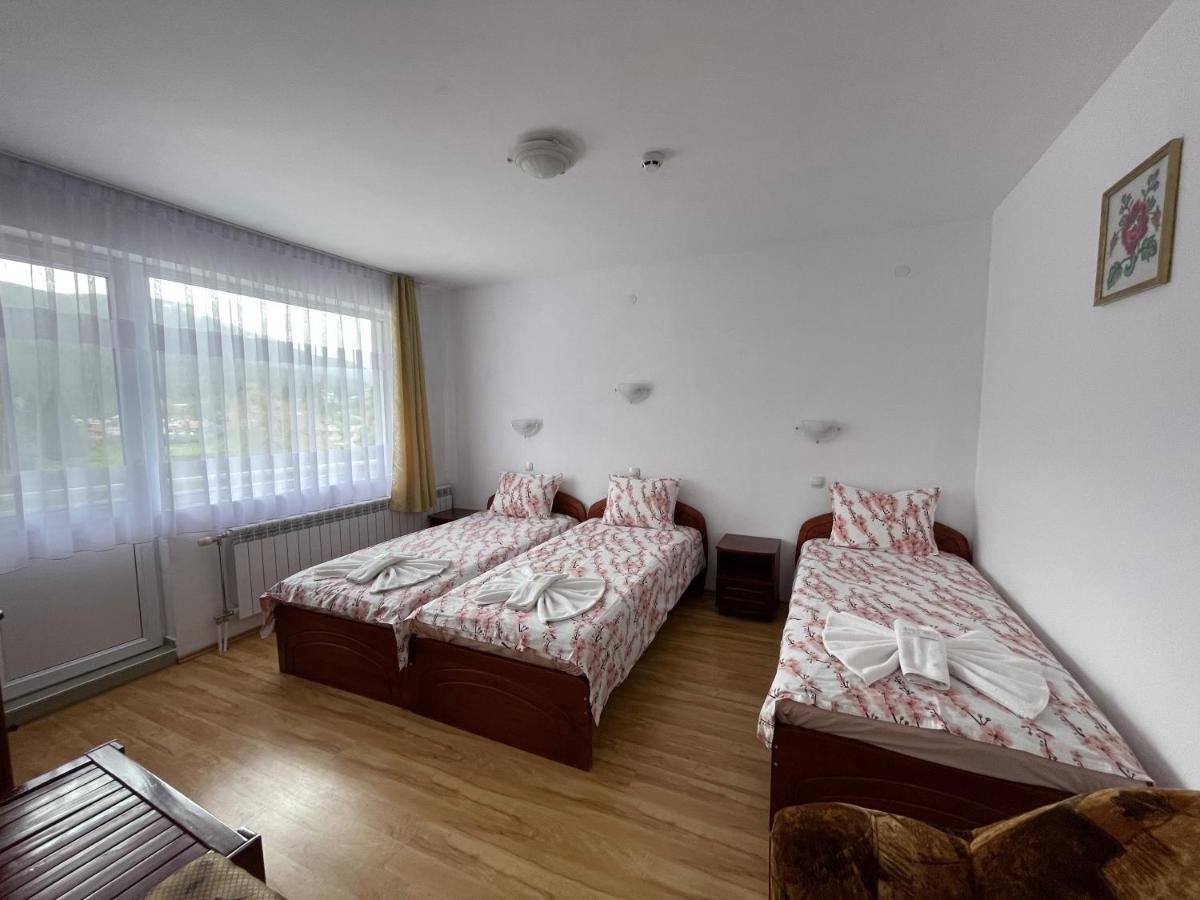 Family Hotel Panorama Sarnitsa Buitenkant foto