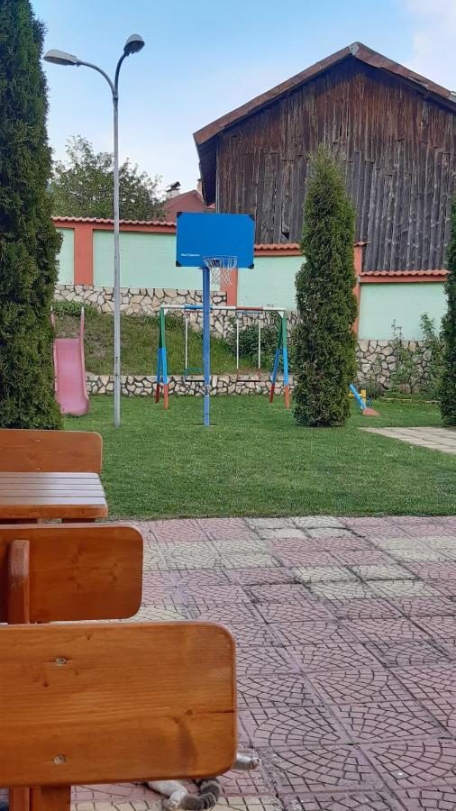 Family Hotel Panorama Sarnitsa Buitenkant foto