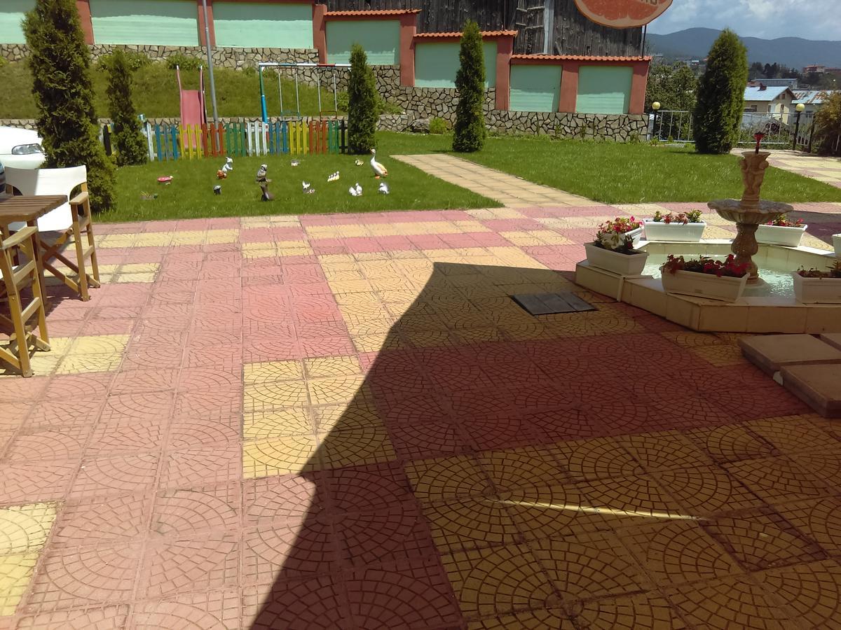 Family Hotel Panorama Sarnitsa Buitenkant foto